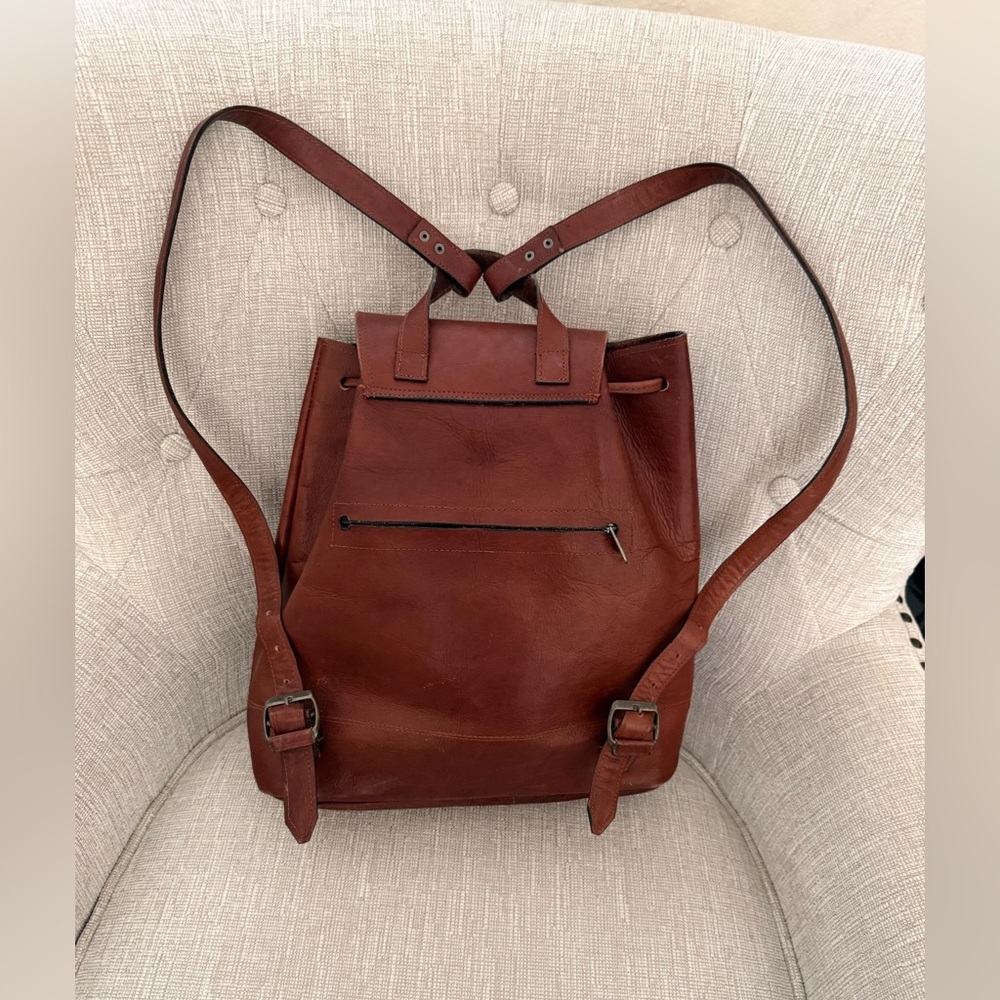 Vintage Brown Leather Backpack - Picture 4 of 15